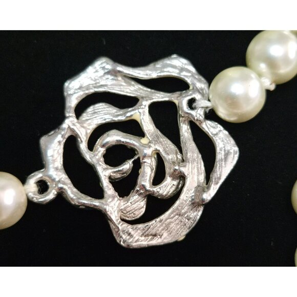 Glass Pearls and Enamel Roses Long Hand-Knotted Beaded Necklace - Picture 5 of 5